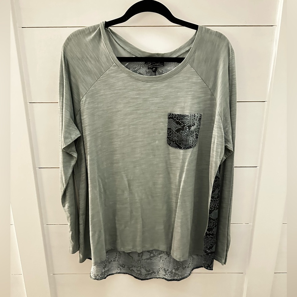 NWT XL DIANE GILMAN DG2 Grey animal print satin lightweight woman tunic casual